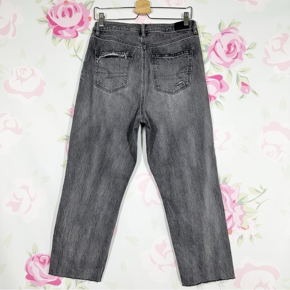 American Eagle Outfitters AEO Gray Distressed High Waist Mom Denim Jeans 8 Short - Picture 5 of 9